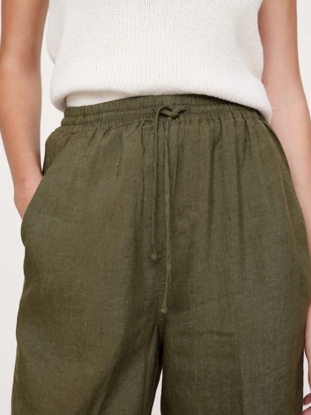 The Getaway Straight Leg Pull-On Pant in Linen Banana Republic Olive Green Tall